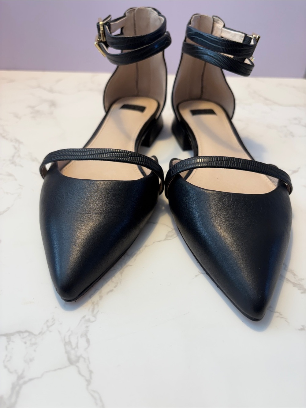 Louise Et Cie women’s black Pointed leather Ankle-Strap Flats like new size 8.5 - Picture 3 of 10